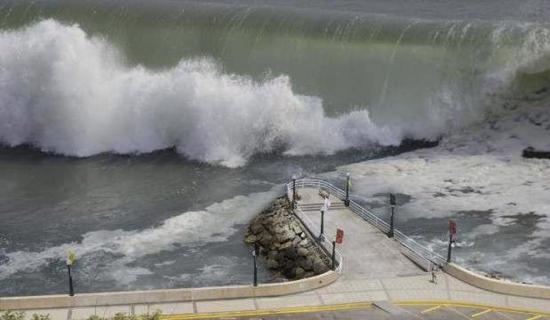 اليابان تصدر تحذيراً من تسونامي في مناطق بجزيرتي إيزو وأوجاساورا