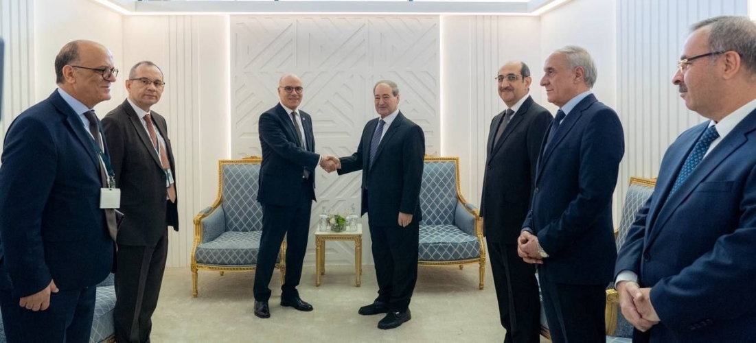 وزير الخارجية والمغتربين فيصل مقداد يلتقي وزير الخارجية التونسي