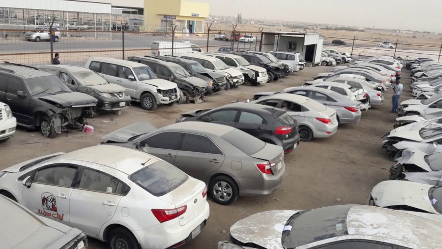 مزاد لبيع 175 سيارة وآليات متنوعة في دمشق 