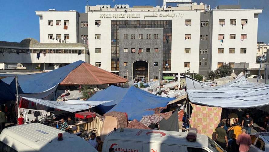 حماس: نحمل الاحتلال الإسرائيلي وبايدن كامل المسؤولية عن اقتحام مجمع الشفاء الطبي