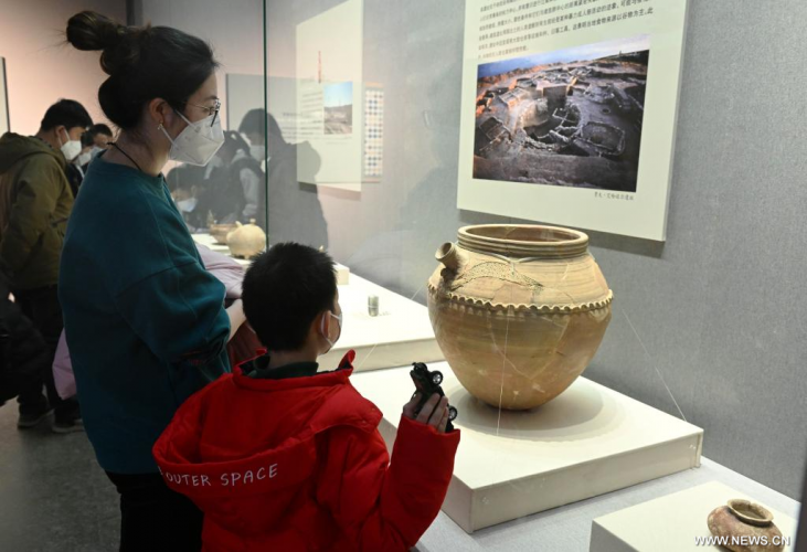 عرض (97 قطعة) من الآثار الثقافية السورية في نينغشيا بشمال غربي الصين