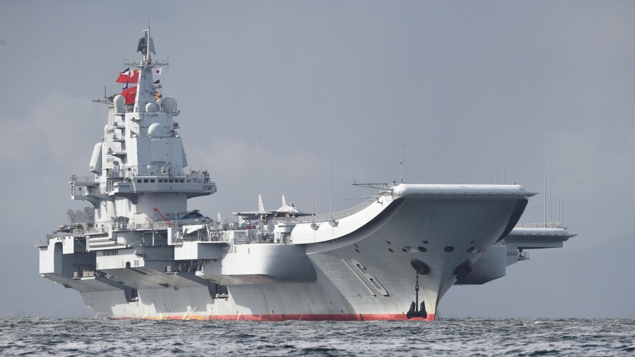 البحرية الصينية تتعقب بارجة 
