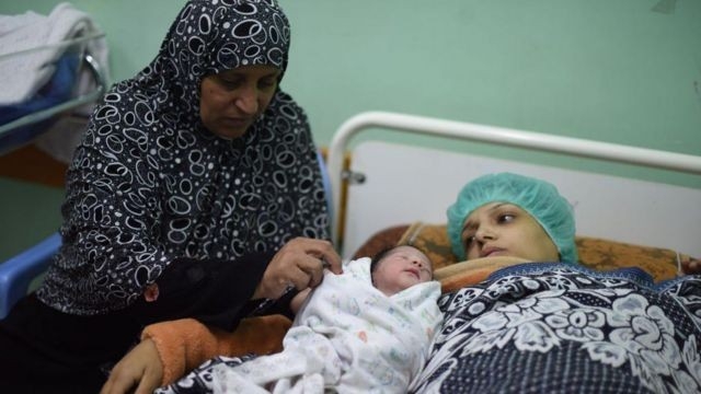 في غزة 180 نازحة بغزة تلد يومياً بظروف سيئة و900 ألف طفل بخطر