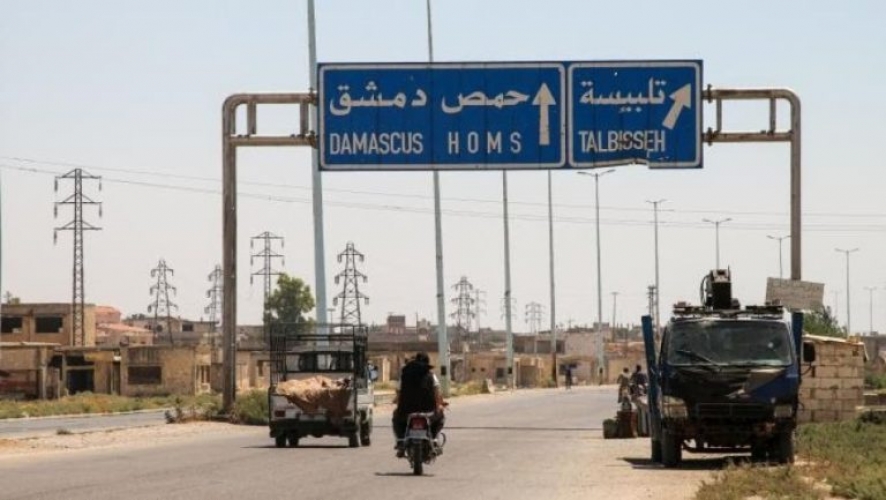 رئيس مجلس مدينة تلبيسة يوضح سبب قطع طريق حمص – حماة أمس الجمعة
