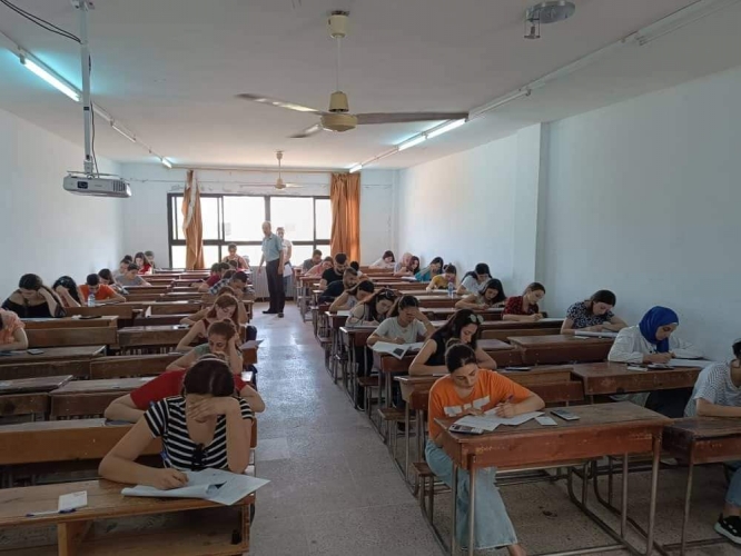 بدء امتحانات الفصل الدراسي الثاني في جامعة دمشق وأكثر من 183 ألف طالب وطالبة يتقدمون لها
