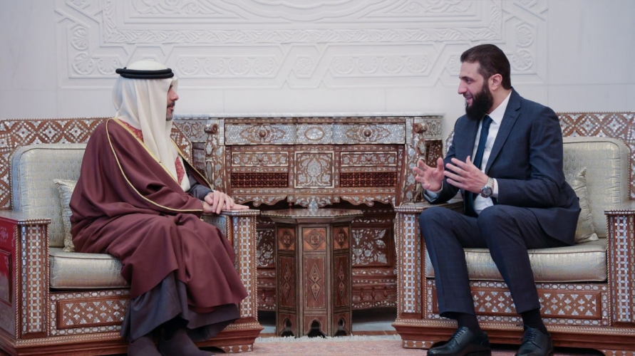 القائد الشرع يلتقي وفداً بحرينياً وآخر ليبياً في دمشق