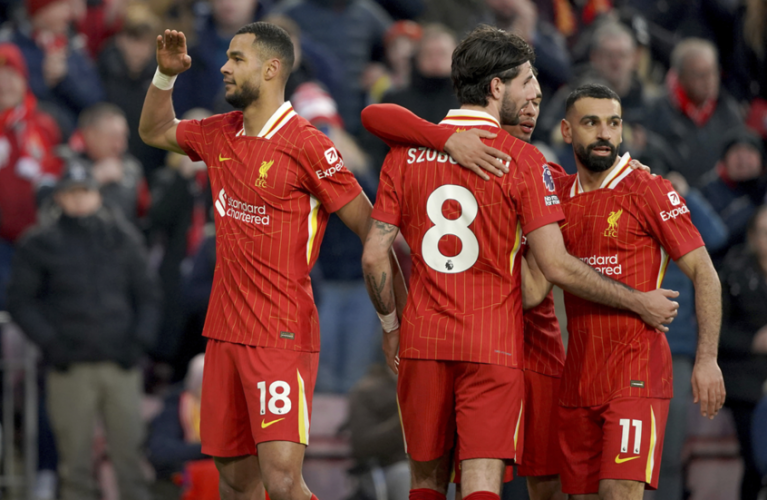 ليفربول يهزم إبسويتش تاون برباعية في الدوري الإنجليزي