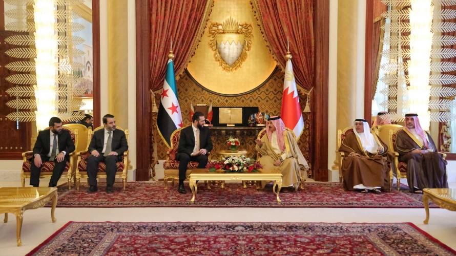 ملك البحرين يستقبل الرئيس الشرع ويستعرضان العلاقات بين البلدين وفرص تعزيزها