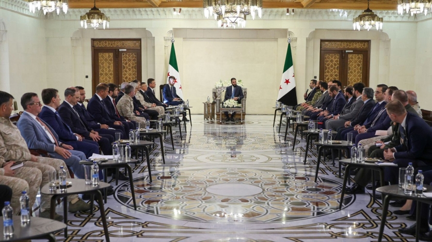 وفد روسي رفيع المستوى يجري مباحثات مع الرئيس الشرع ووزير الخارجية الشيباني بدمشق وفد روسي رفيع المستوى يجري مباحثات مع الرئيس الشرع ووزير الخارجية الشيباني بدمشق