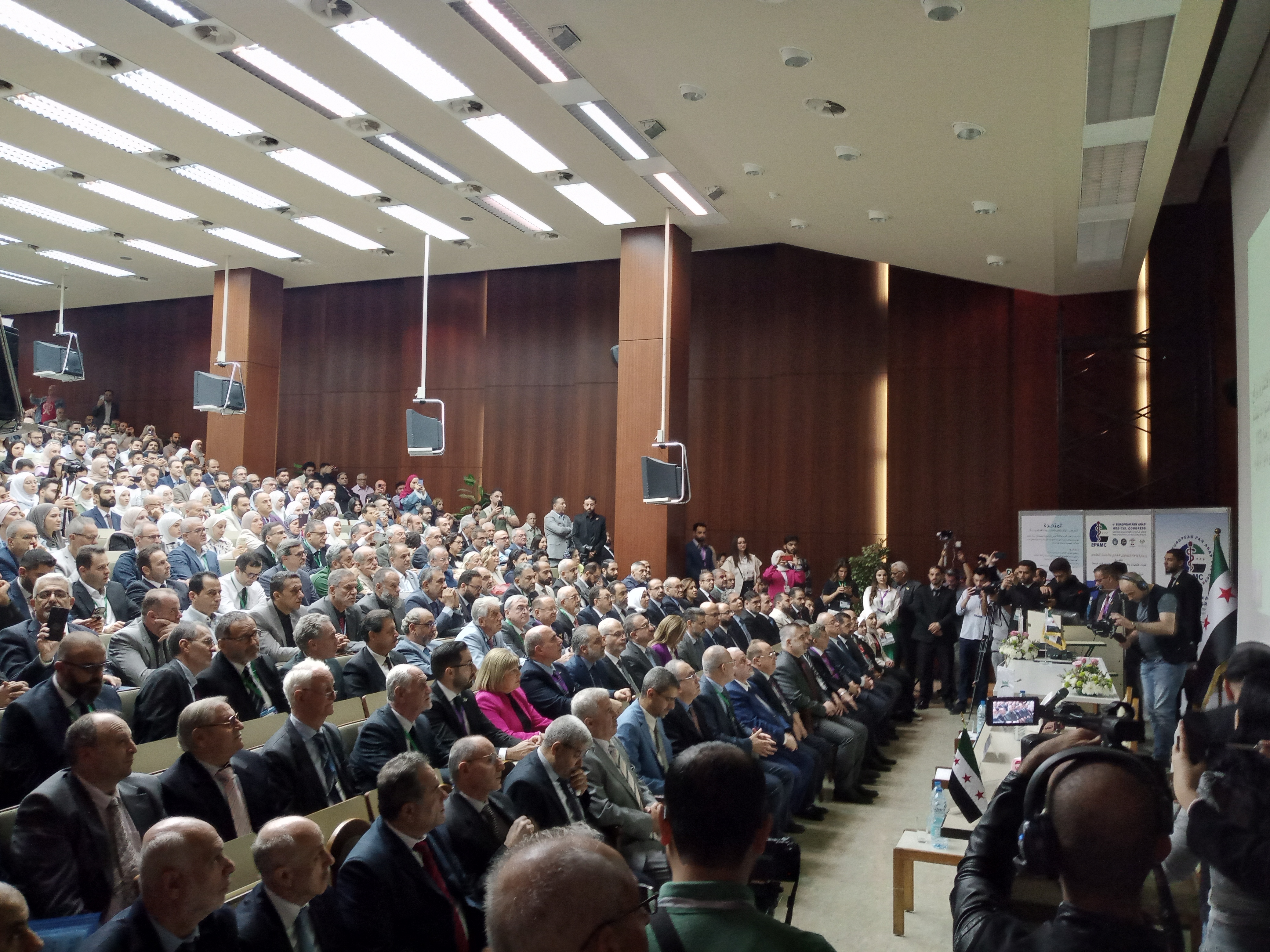 انطلاق المؤتمر الطبي الأوروبي العربي الأول في دمشق بمشاركة أكثر من ألف طبيب انطلاق المؤتمر الطبي الأوروبي العربي الأول في دمشق بمشاركة أكثر من ألف طبيب