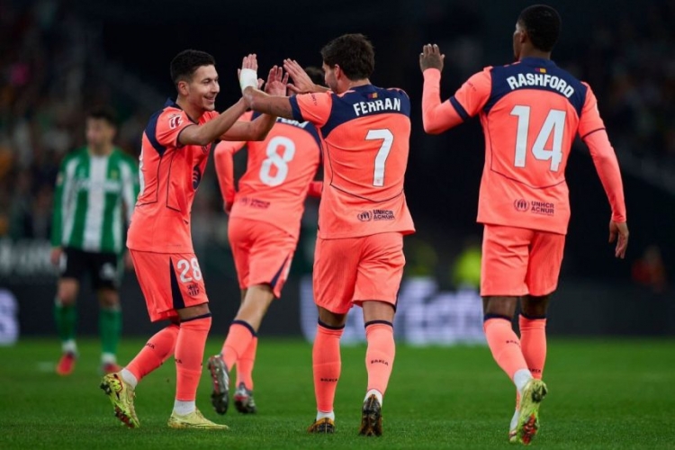 برشلونة يهزم ريال بيتيس ويعزز صدارته للدوري الإسباني لكرة القدم