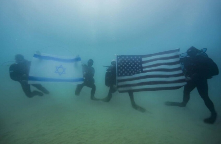 تمرين بحري أمريكي ـ إسرائيلي في أعماق المتوسط شارك فيه الأسطول الخامس