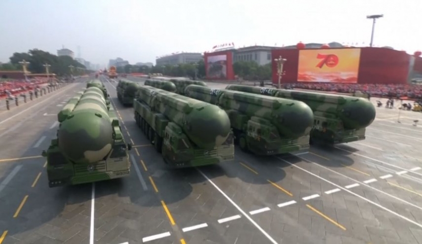 البنتاغون: الصين ربما حمّلت نحو 100 صاروخ باليستي عابر للقارات