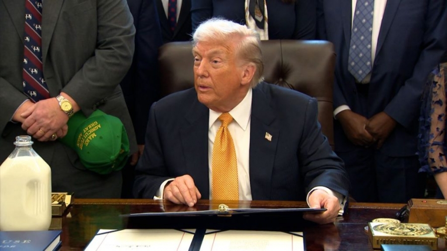 ترامب يتهم دولًا أوروبية بلعب لعبة بالغة الخطورة بشأن غرينلاند