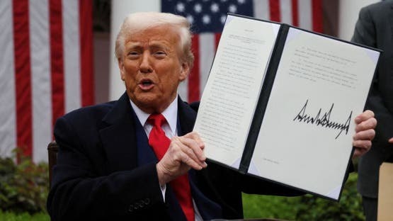 ترامب يعلن زيادة نسبة التعريفات الجمركية الدولية من 10 إلى 15%