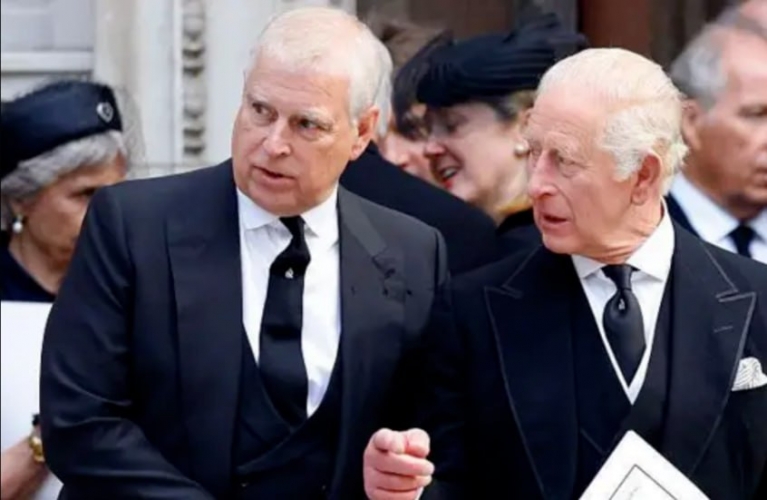 ملك بريطانيا يسمح للشرطة بالوصول إلى وثائق شقيقه أندرو السرية مع جيفري إبستين