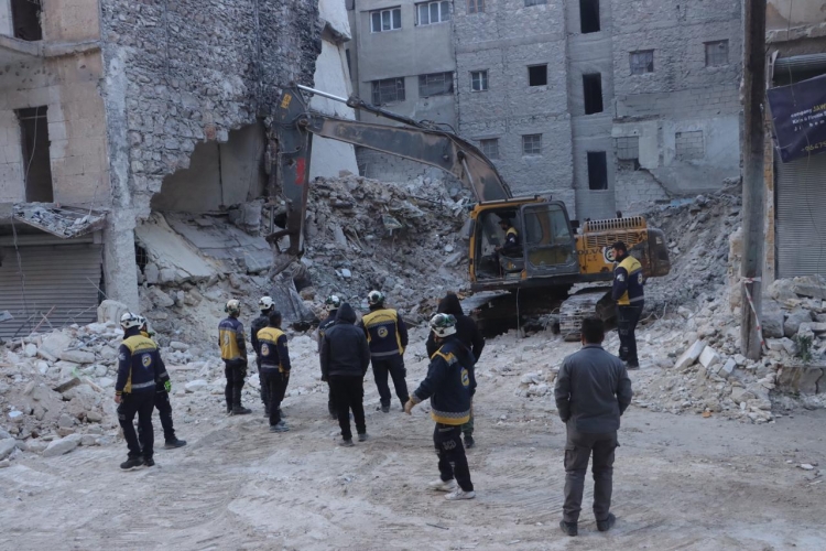 بعد انتهاء أعمال الانقاذ.. ارتفاع عدد وفيات انهيار مبنى حي الأشرفية بحلب إلى 12 أشخاص 