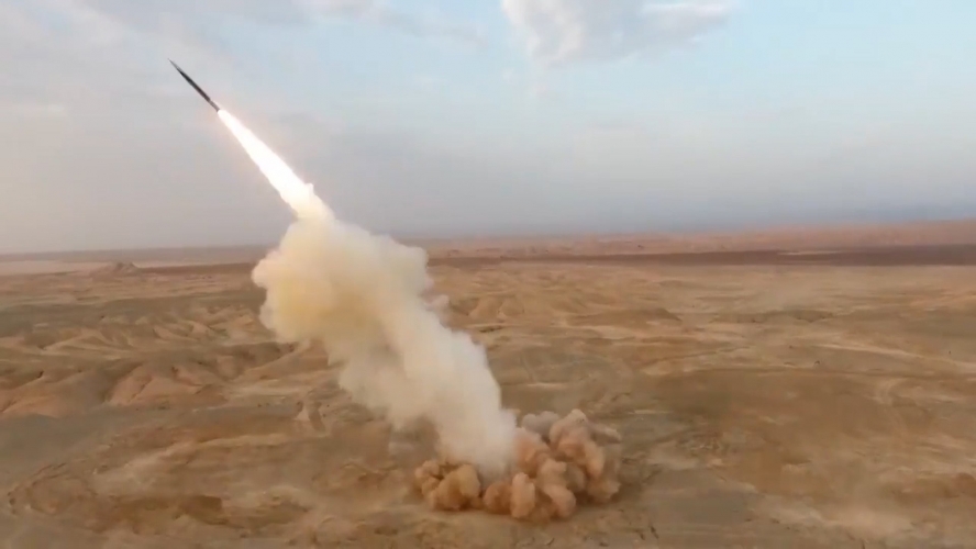 تحذير أمني إسرائيلي: نصف الصواريخ الإيرانية برؤوس انشطارية وشظاياها قاتلة