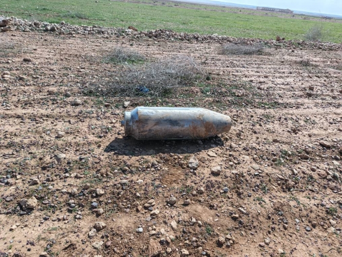 سقوط صاروخ “باليستي” يرجّح أنه إيراني شرق عقيربات بريف حماة