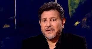 الفنان هاني شاكر يستعد للعودة إلى القاهرة خلال أيام  بعد رحلة علاجية حرجة في باريس