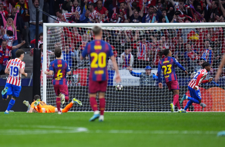 أتلتيكو مدريد يخسر أمام برشلونة ويبلغ نصف نهائي دوري أبطال أوروبا بمجموع الأهداف