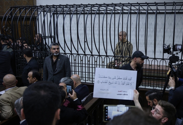 انتهاء الجلسة الأولى من محاكمات رموز النظام السابق وعاطف نجيب أمام محكمة الجنايات الرابعة