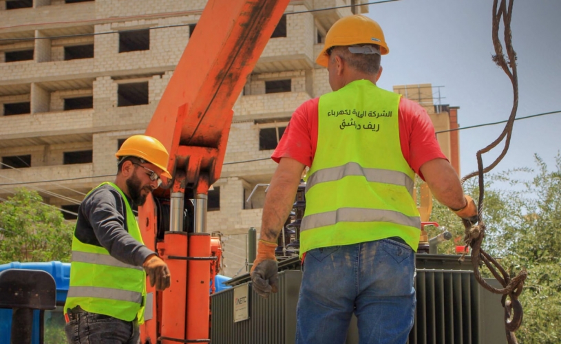 كهرباء ريف دمشق تركب 5 محولات كهربائية لتعزيز استقرار الشبكة