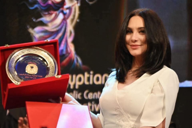 تكريم النجمة السورية سلاف فواخرجي في مهرجان المركز الكاثوليكي المصري للسينما