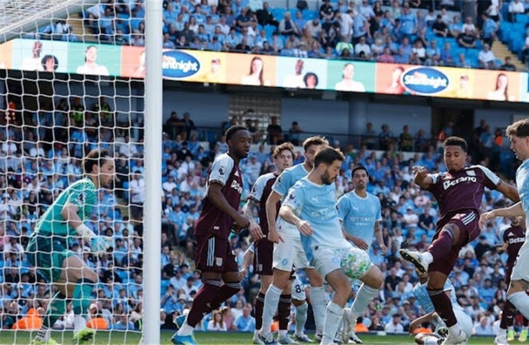 مانشستر سيتي يخسر أمام أستون فيلا بالدوري الإنجليزي