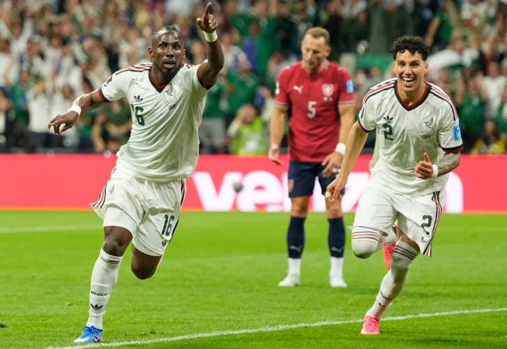 المكسيك تفوز على التشيك وقطر تودع الكأس وتأهل المغرب وجنوب إفريقيا.. وسويسرا تتغلب على كندا والبرازيل على إسكتلندا