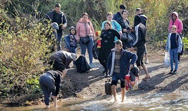 في صحيفة الأخبار اللبنانية.. المعابر الشمالية مع سورية: تزايد تهريب الأفراد والمازوت
