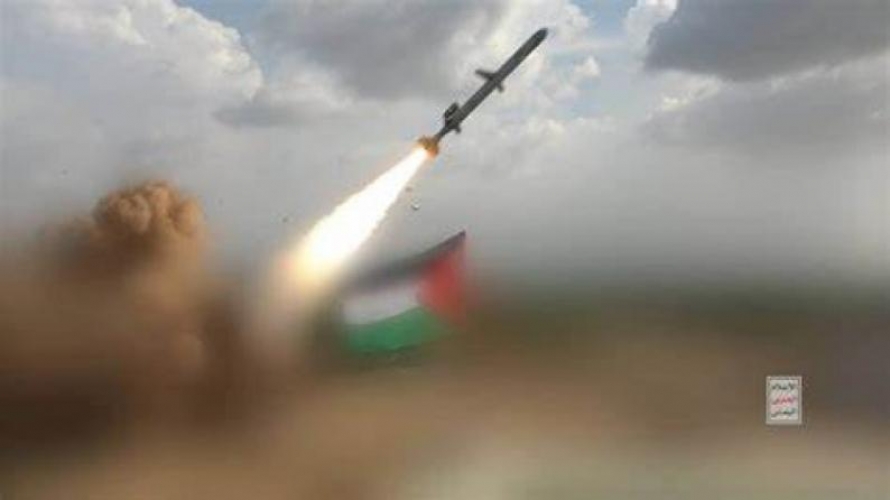 أنصار الله اليمنية تعلن استهداف مواقع ومنشآت سعودية بعشرات الصواريخ والمسيرات