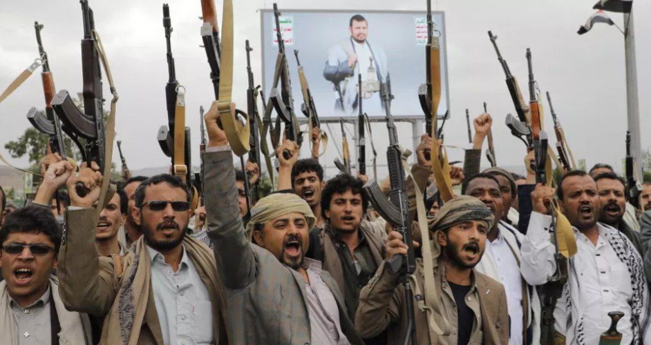 القوات اليمنية في صنعاء تستهدف مواقع في الرياض ومنشأة لأرامكو بالصواريخ والمسيرات