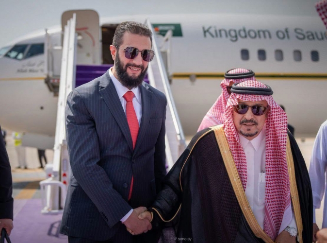  في زيارة رسمية هي الخامسة له إلى السعودية.. الرئيس الشرع يصل إلى الرياض