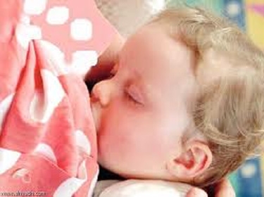 الرضاعة الطبيعية تزيد من قدرات الطفل العقلية