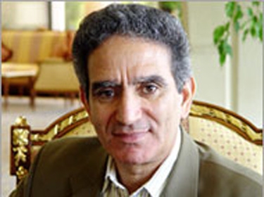 مدير قناة الجزيرة الجديد يؤكد أنهم لا يقدمون أخبارا كاذبة إلا..