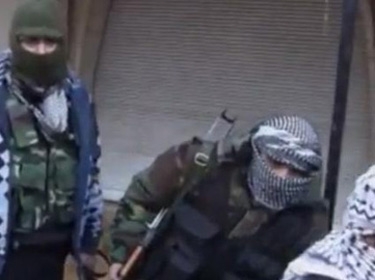 المجموعات الإرهابية تحتجز المدنيين في حمص كدروع بشرية بعد تلقيها ضربات موجعة