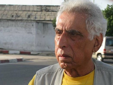 الشاعر العراقي سعدي يوسف يفوز بجائزة نجيب محفوظ