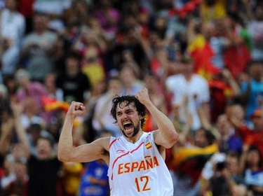 إسبانيا تتأهل إلى نهائي كرة السلة للرجال