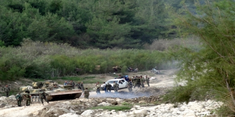 The army establishes control over the strategic al-Sayyed Mountain in Lattakia  