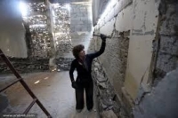 فنانة هولندية تحول منزل مدمر في غزة للوحة فنية ..!