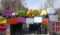 احتجاجات على زيارة لودريان و إيران تقول له لن ندخل لعبة ارضاء امريكا