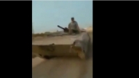 بالفيديو - جندي سوري يقدم رقصة كيكي من نوع آخر تماماً على أعتاب إدلب