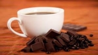   الشوكولاتة والشاي والقهوة يطيلون العمر.. ولكن بشرط واحد!