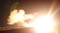  لحظة اسقاط صاروخ معادي في سماء دمشق من قبل الدفاعات الجوية السورية