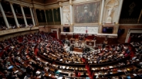 فرنسا تجرم ممارسة الجنس مع الأطفال دون 15 عاماً