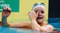 السباحة الاسترالية ماكيون تتوج بذهبية 100 متر ظهر في أولمبياد طوكيو