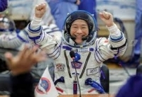 ملياردير ياباني بعد رحلة للفضاء: أشعر بـ 