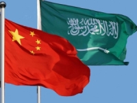 السعودية تجري محادثات مع الصين لبيع النفط باليوان والولايات المتحدة تعلق