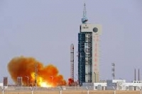 الصين تطلق ثلاثة أقمار صناعية جديدة إلى الفضاء على متن الصاروخ الحامل لونغ مارش